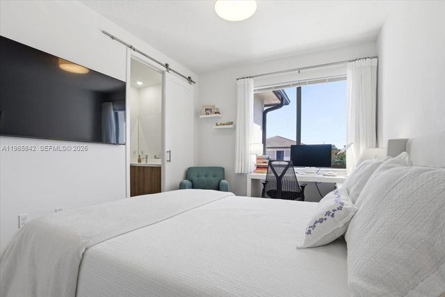 12060 SW 82nd Pl, Miami, FL 33156