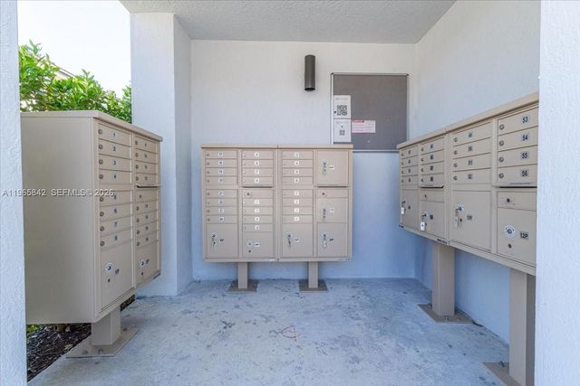 12060 SW 82nd Pl, Miami, FL 33156