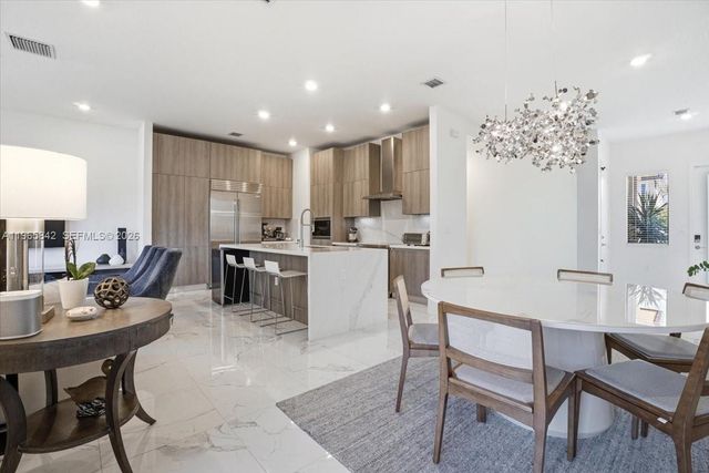 12060 SW 82nd Pl, Miami, FL 33156