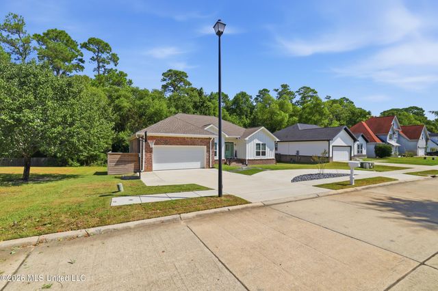 2265 Club Moss Circle, Biloxi, MS 39532