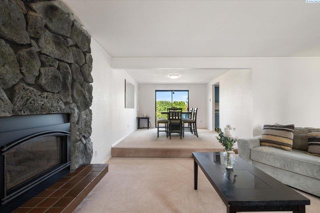 6220 W Willamette Ave, Kennewick, WA 99336