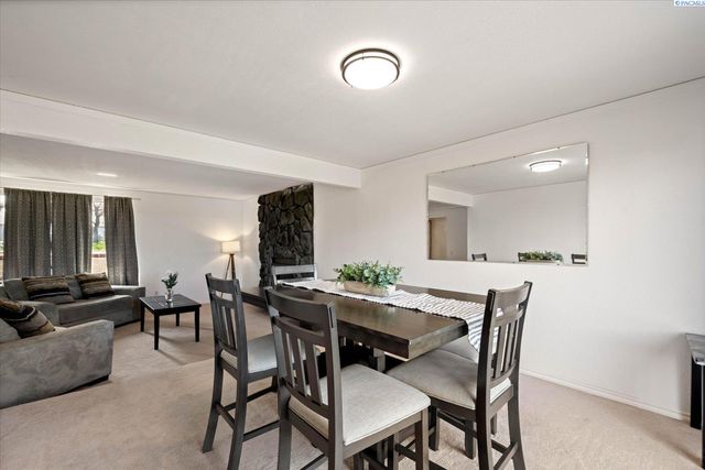 6220 W Willamette Ave, Kennewick, WA 99336