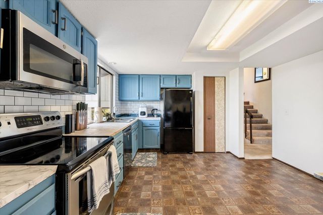 6220 W Willamette Ave, Kennewick, WA 99336