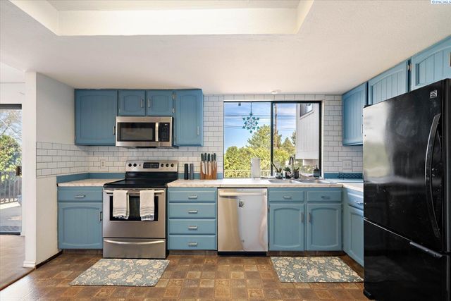 6220 W Willamette Ave, Kennewick, WA 99336