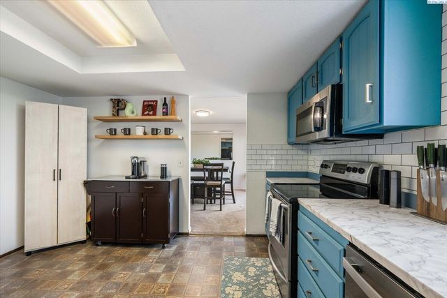 6220 W Willamette Ave, Kennewick, WA 99336