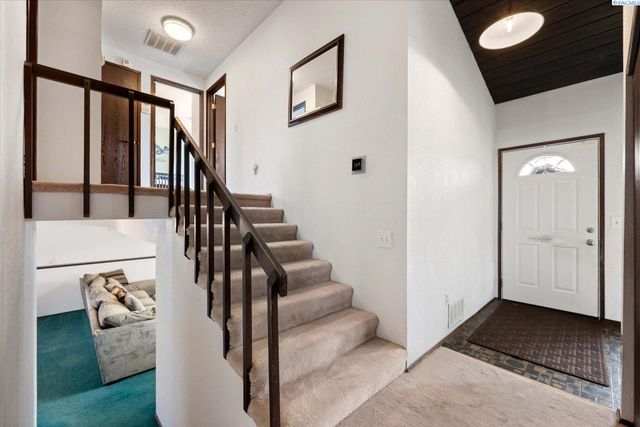 6220 W Willamette Ave, Kennewick, WA 99336