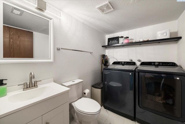 6220 W Willamette Ave, Kennewick, WA 99336