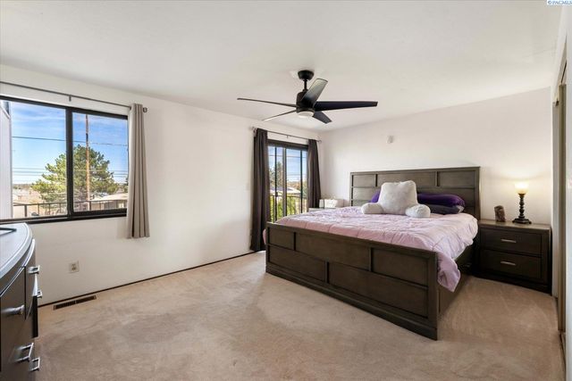 6220 W Willamette Ave, Kennewick, WA 99336