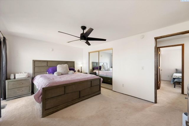 6220 W Willamette Ave, Kennewick, WA 99336