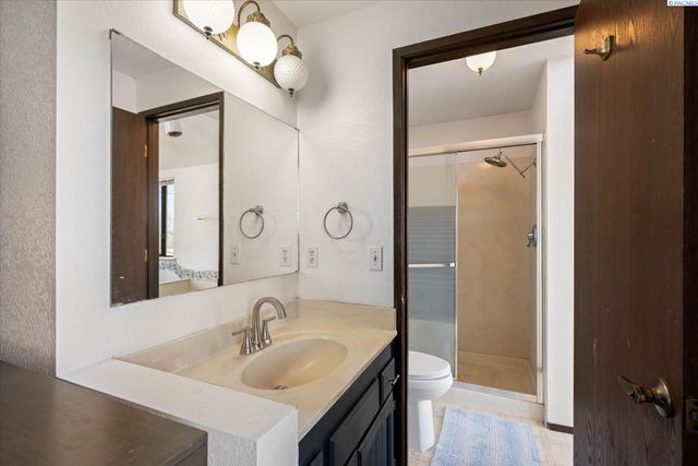 6220 W Willamette Ave, Kennewick, WA 99336