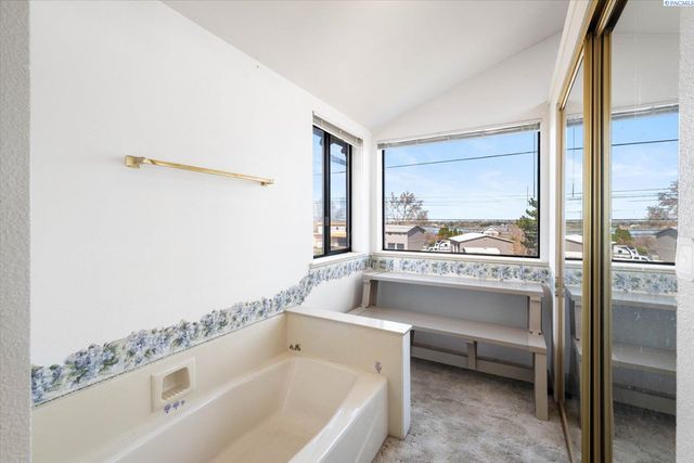 6220 W Willamette Ave, Kennewick, WA 99336