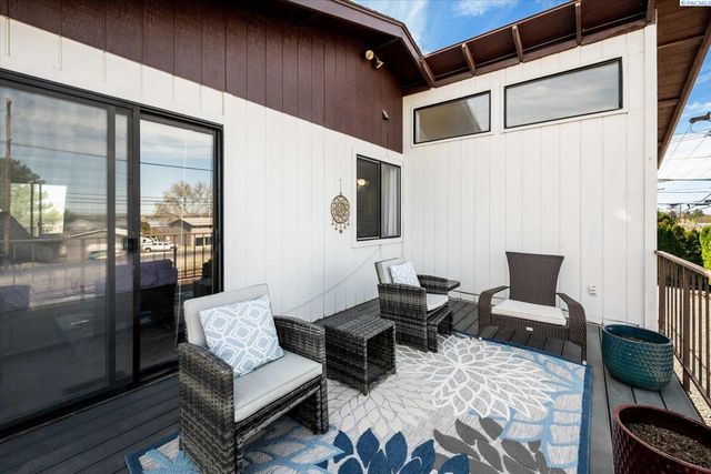 6220 W Willamette Ave, Kennewick, WA 99336