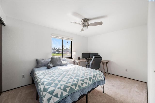 6220 W Willamette Ave, Kennewick, WA 99336