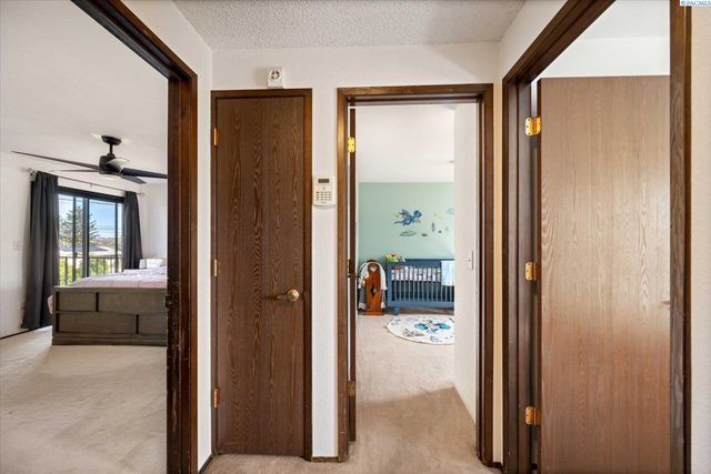 6220 W Willamette Ave, Kennewick, WA 99336