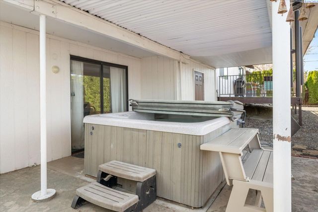 6220 W Willamette Ave, Kennewick, WA 99336