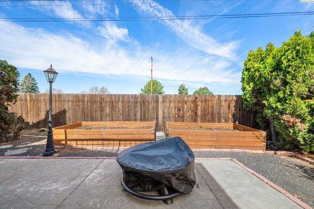 6220 W Willamette Ave, Kennewick, WA 99336