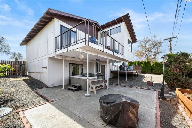 6220 W Willamette Ave, Kennewick, WA 99336