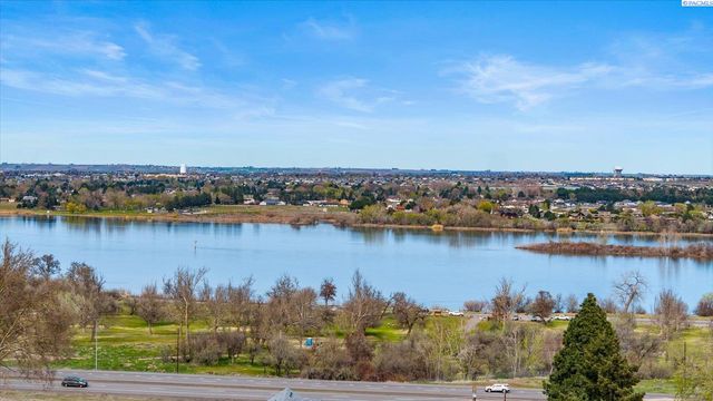 6220 W Willamette Ave, Kennewick, WA 99336