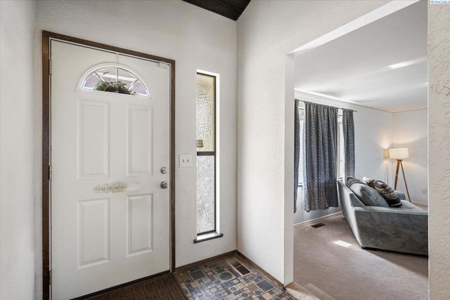 6220 W Willamette Ave, Kennewick, WA 99336