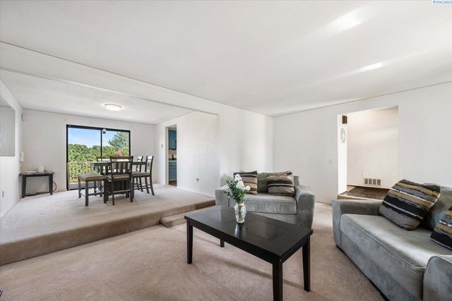 6220 W Willamette Ave, Kennewick, WA 99336