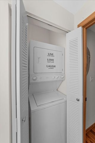 2307 E 70th Place 214, Chicago, IL 60649