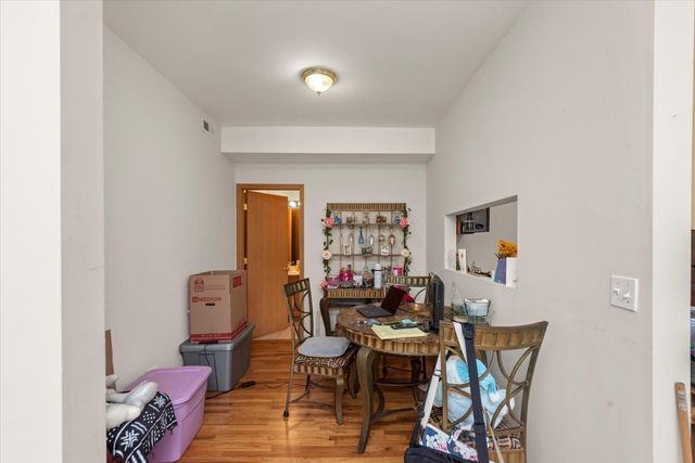 2307 E 70th Place 214, Chicago, IL 60649