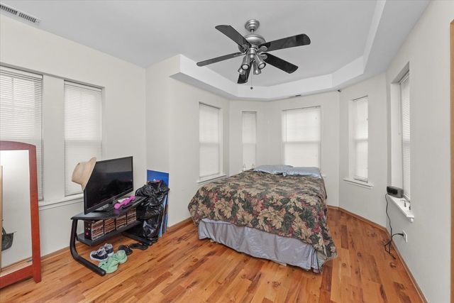 2307 E 70th Place 214, Chicago, IL 60649