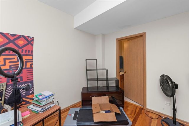 2307 E 70th Place 214, Chicago, IL 60649