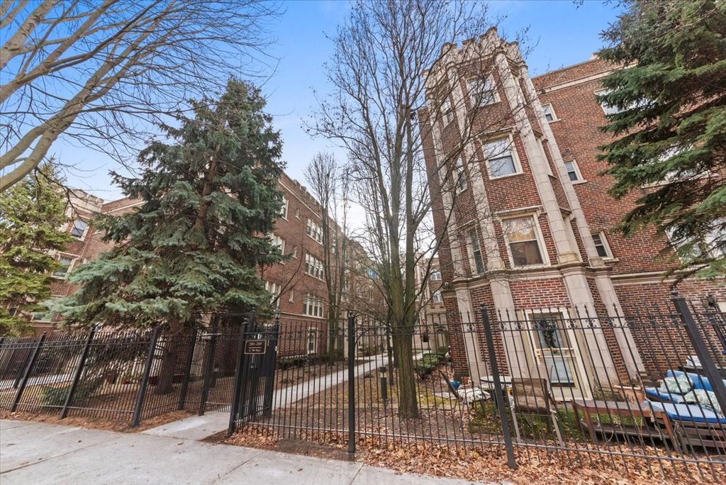 2307 E 70th Place 214, Chicago, IL 60649
