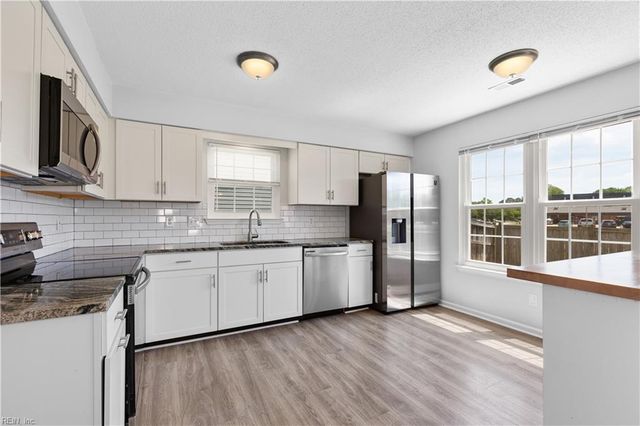 1486 Berkshire DR, Newport News, VA 23602
