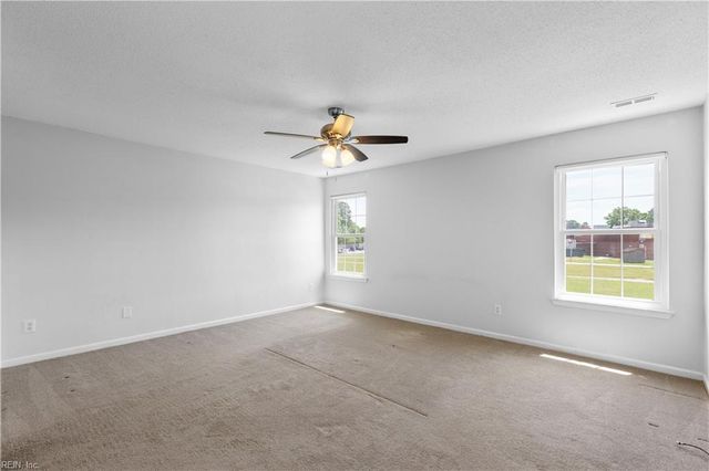 1486 Berkshire DR, Newport News, VA 23602