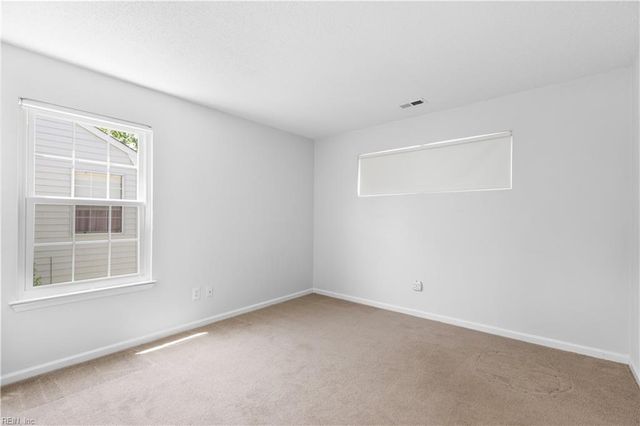 1486 Berkshire DR, Newport News, VA 23602