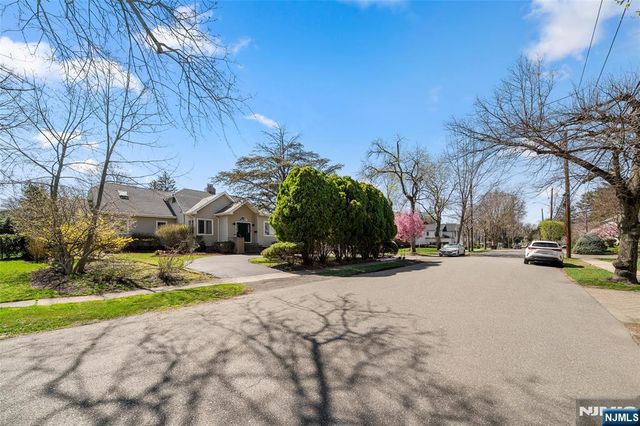 19 Central Avenue, Demarest, NJ 07627