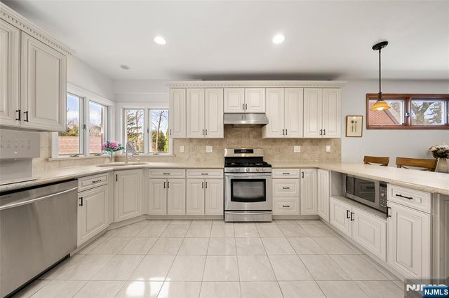 19 Central Avenue, Demarest, NJ 07627