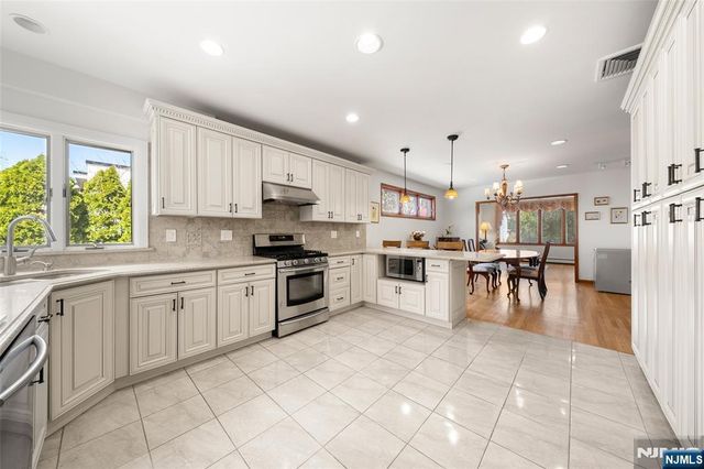 19 Central Avenue, Demarest, NJ 07627