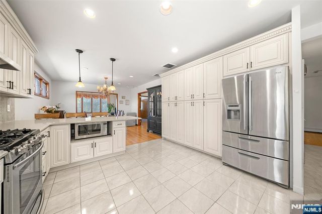 19 Central Avenue, Demarest, NJ 07627