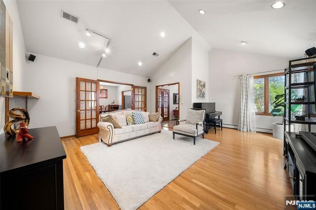19 Central Avenue, Demarest, NJ 07627