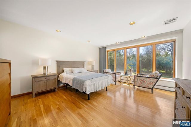 19 Central Avenue, Demarest, NJ 07627