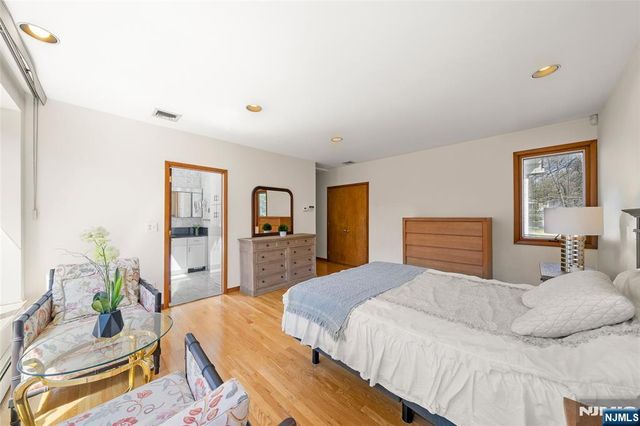 19 Central Avenue, Demarest, NJ 07627