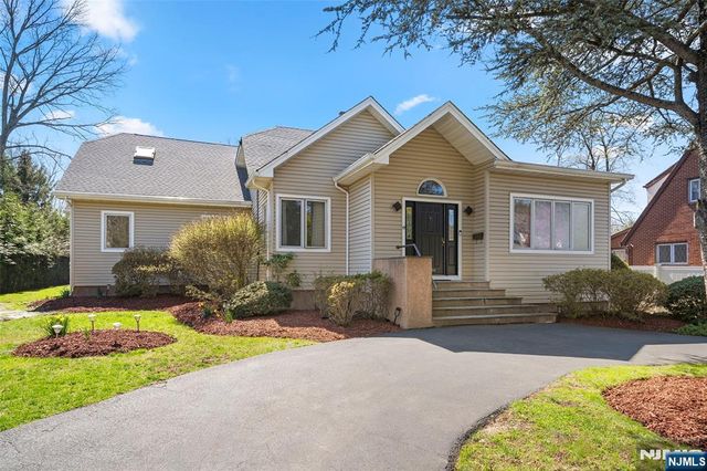 19 Central Avenue, Demarest, NJ 07627
