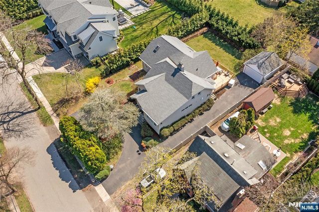 19 Central Avenue, Demarest, NJ 07627