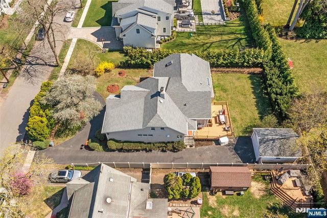 19 Central Avenue, Demarest, NJ 07627