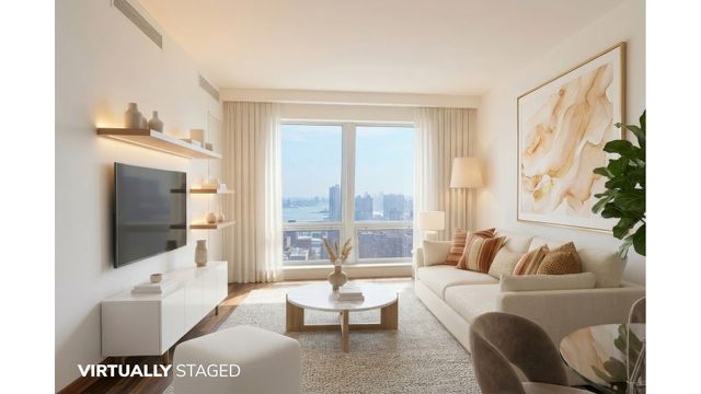 400 5th Ave Apt 32C, New York City, NY 10018