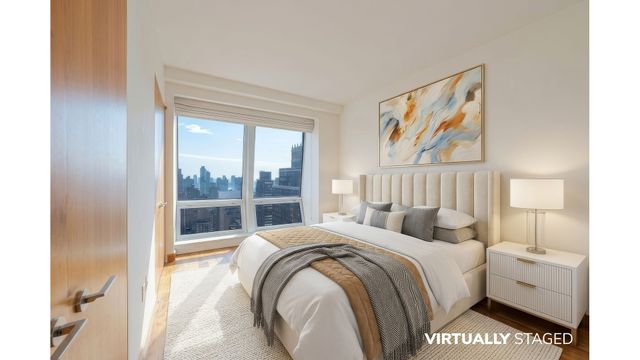 400 5th Ave Apt 32C, New York City, NY 10018