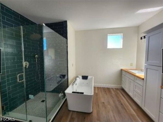 2537 Deerfield Lake CT, Cape Coral, FL 33909