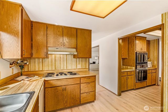 919 207th Avenue NE, Sammamish, WA 98074