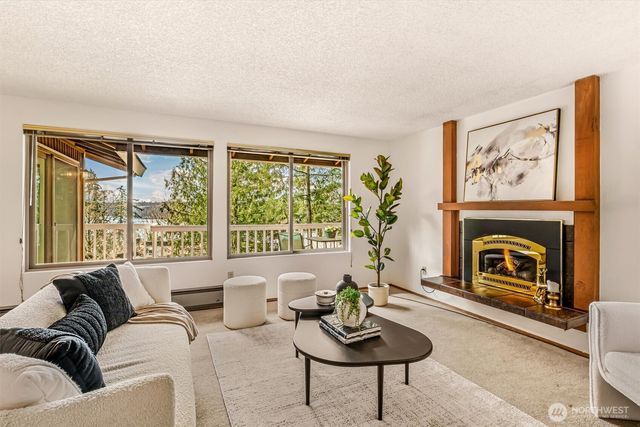 919 207th Avenue NE, Sammamish, WA 98074