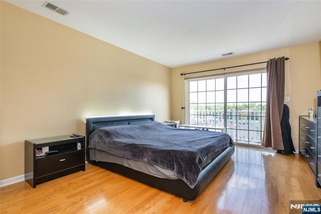 129 Rock Creek Drive, Clifton, NJ 07014