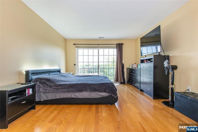 129 Rock Creek Drive, Clifton, NJ 07014