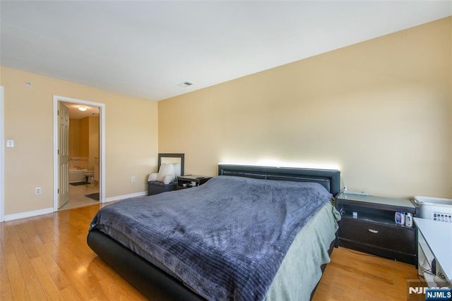 129 Rock Creek Drive, Clifton, NJ 07014